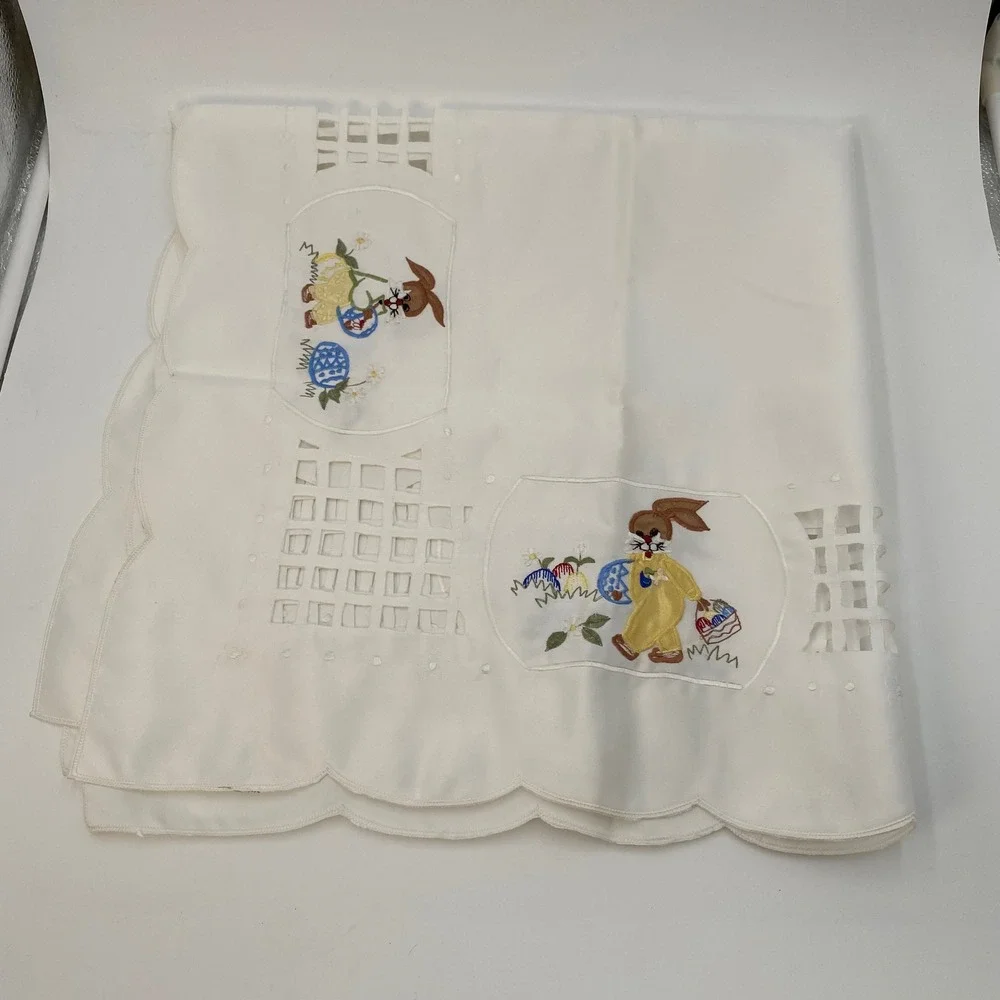 Vintage White Easter Bunny Egg Embroidered Tablecloth Cutwork Scalloped Edge 32